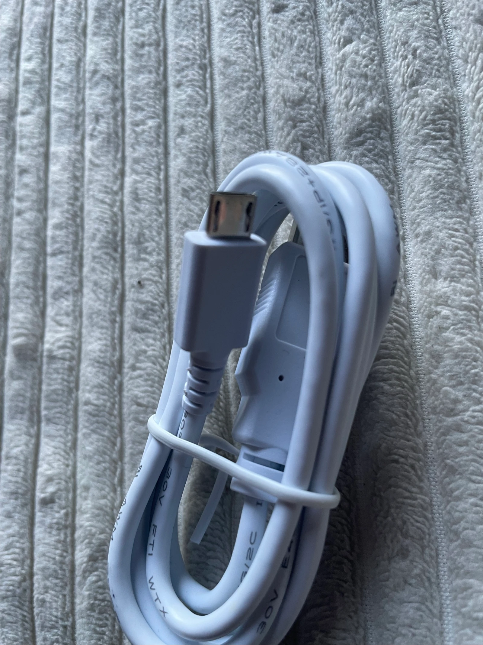 White Micro USB Cable – photo 3